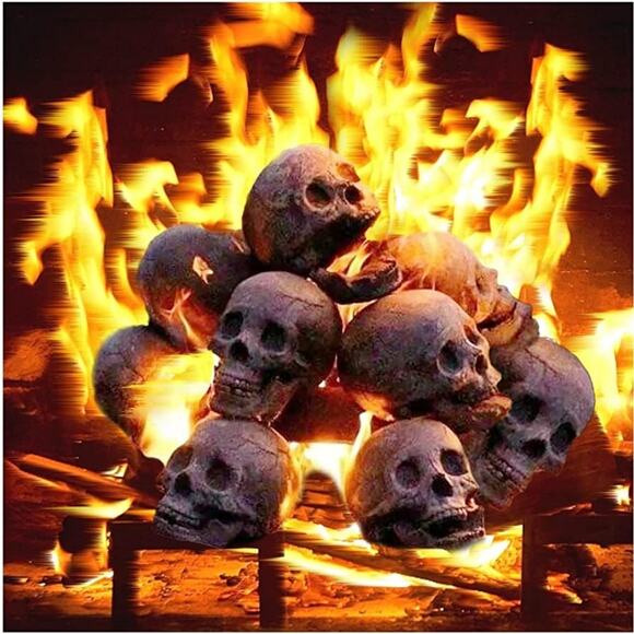 Tiny Firepit Burning Skull - Picture 9 of 9